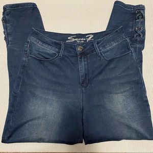 Seven7 Jeans with ankle detail